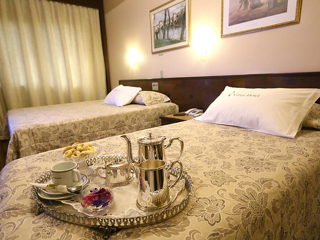 Village Hotel Понта Гроса Екстериор снимка