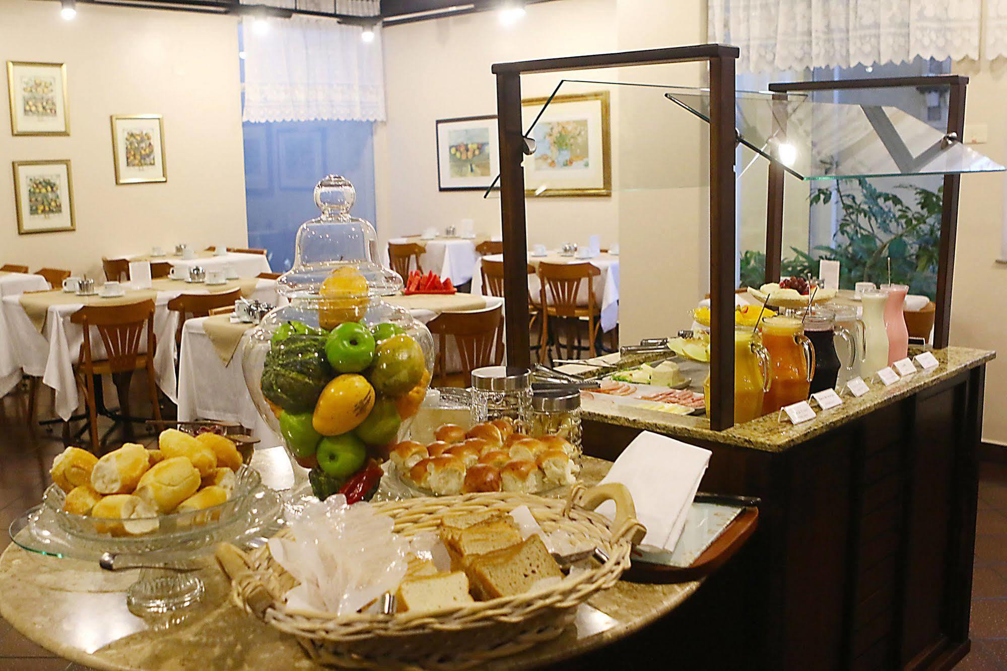 Village Hotel Понта Гроса Екстериор снимка